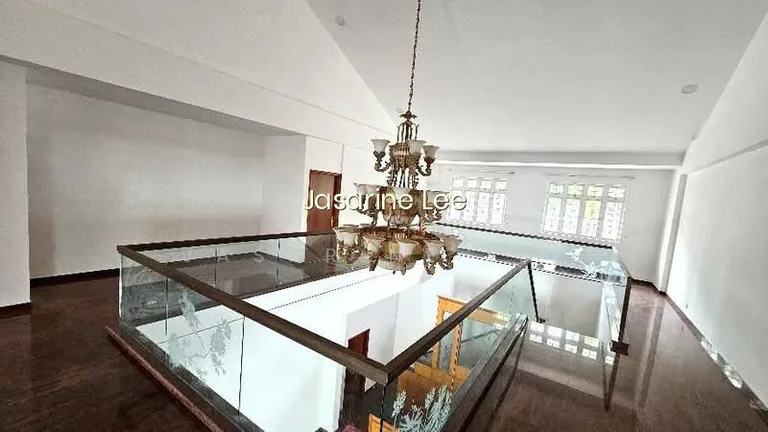 LANDED7772 @ 2 Storeys Bungalow With Basement image 1 of 4