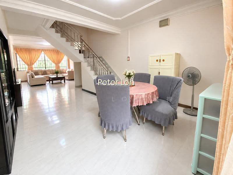 858 Tampines Avenue 5 image 1 of 9