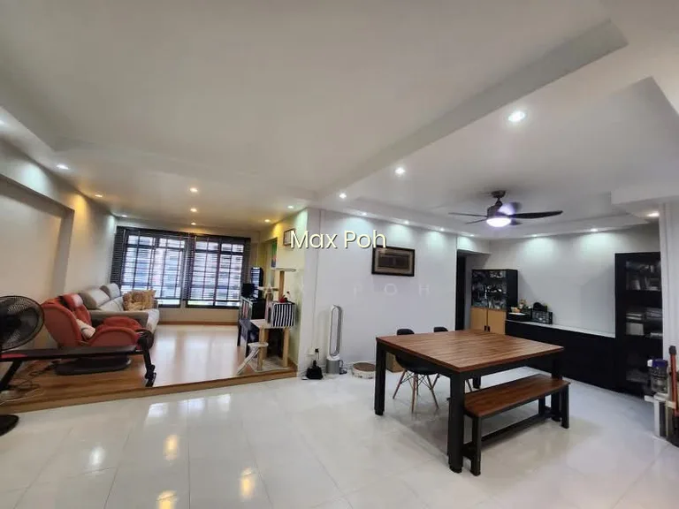 121 Kim Tian Place image 1 of 10