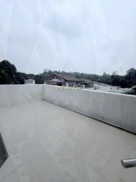 Binjai Crest image 1 of 10