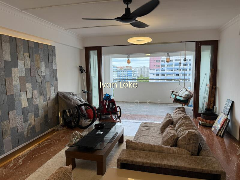 548 Pasir Ris Street 51 image 1 of 10
