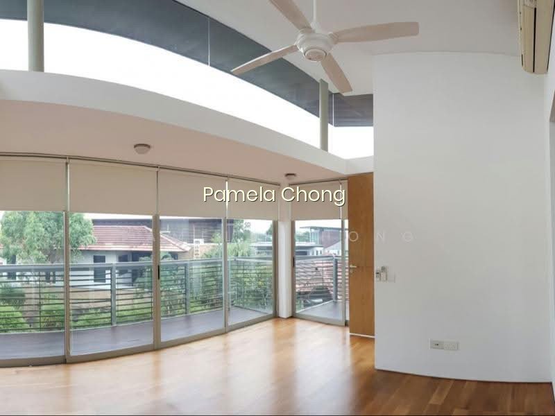 RARE ! CLUSTER DETACHED @ VANDA, CALL PAM 90228600 image 1 of 10
