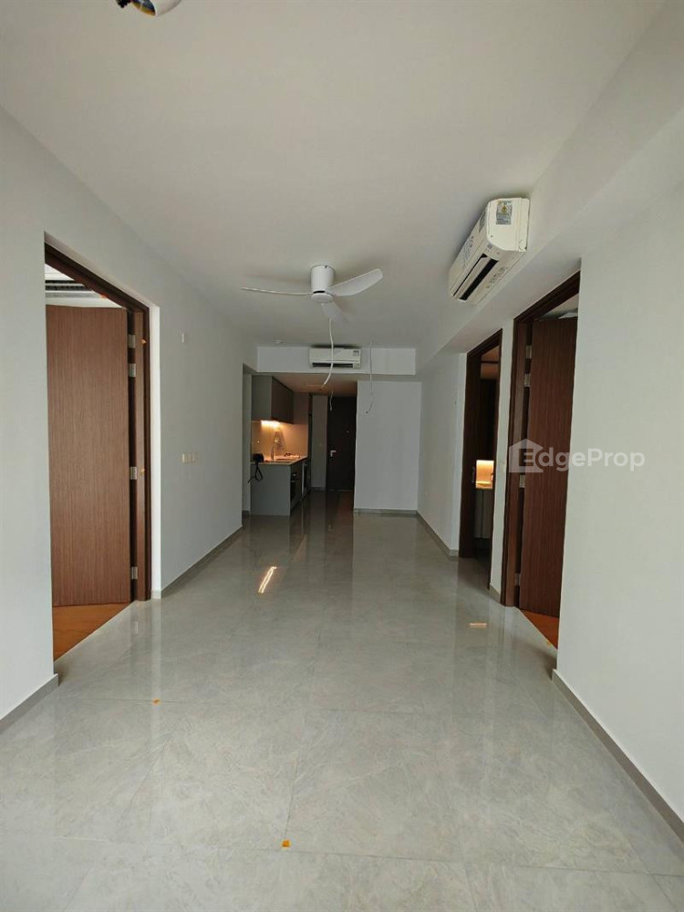 Grand Dunman image 1 of 8