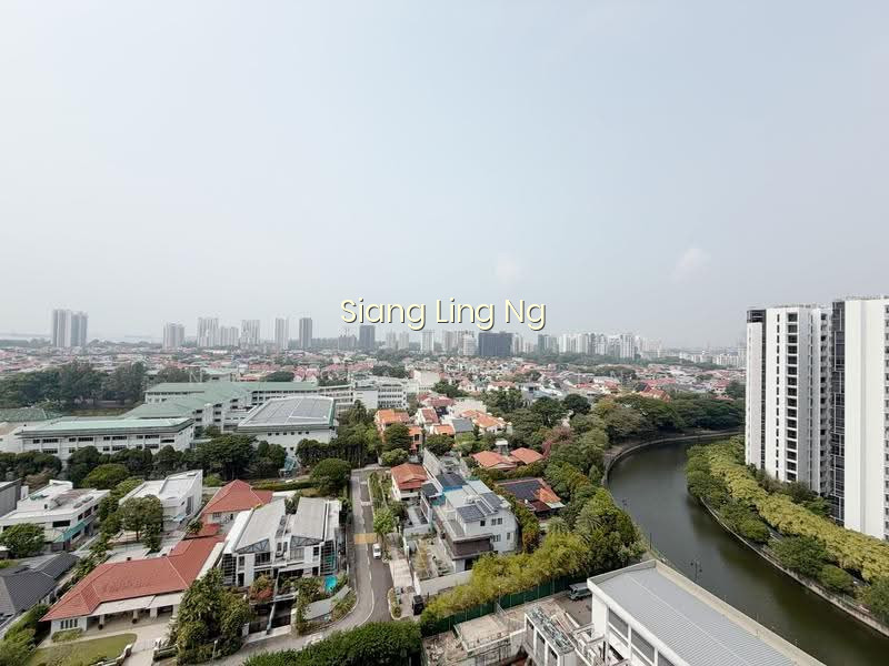 Grand Dunman image 1 of 10