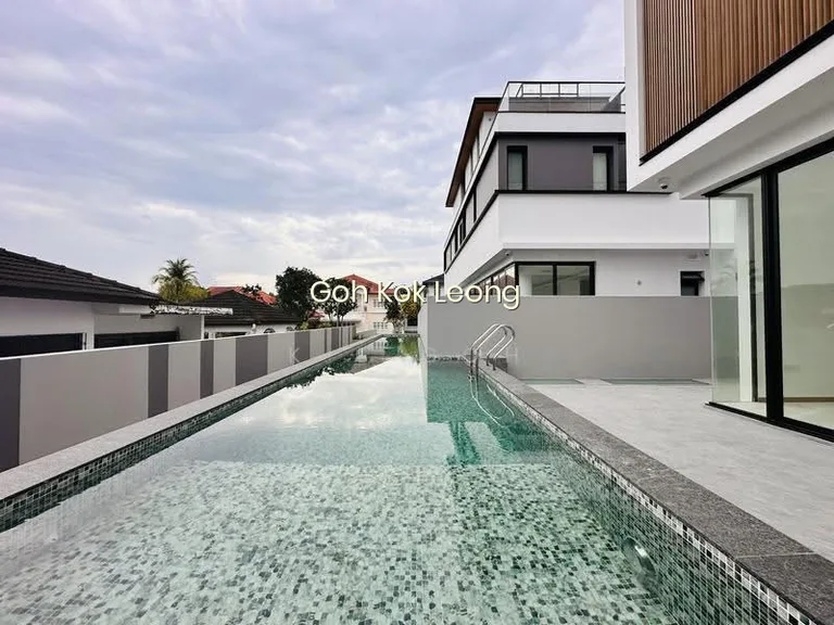 LANDED7772@BRAND New Detached With Pool, Ready to Move in image 1 of 10
