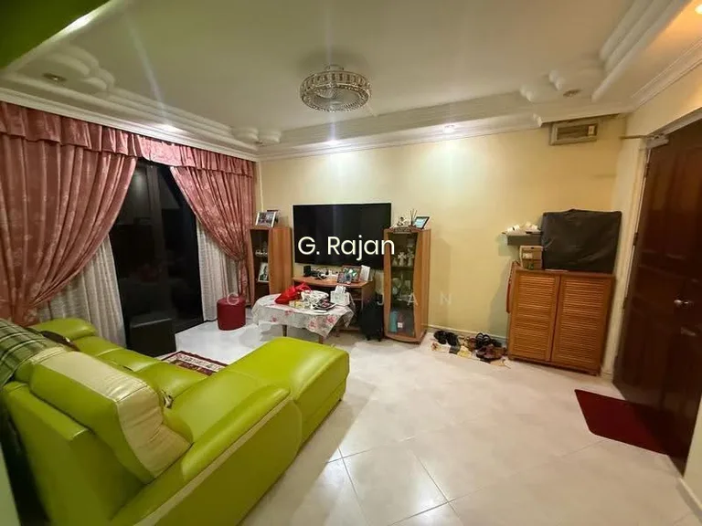 472 Sembawang Drive image 1 of 10