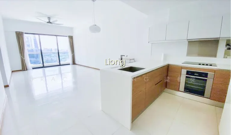 Spacious 2 Bedroom in the Heart of CBD image 1 of 3