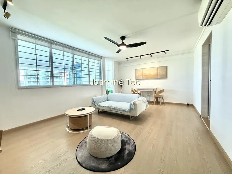632 Hougang Avenue 8 image 1 of 10