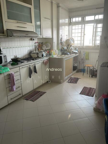 874 Tampines Street 84 image 1 of 10