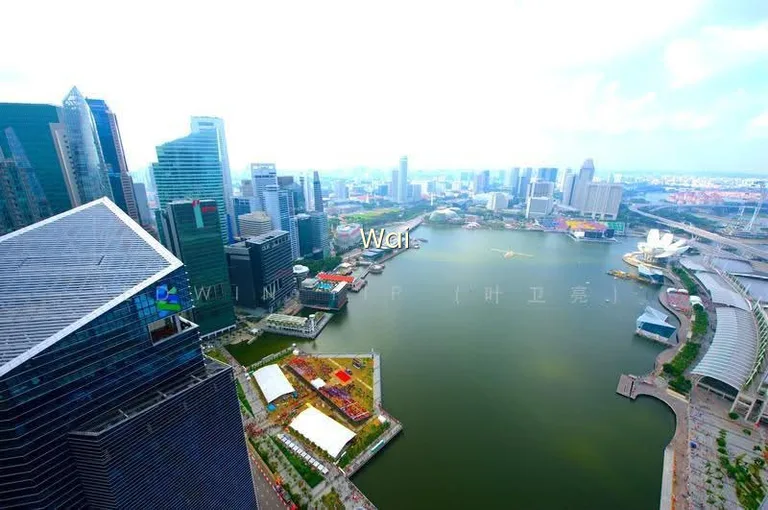 Marina Bay Residences image 1 of 10