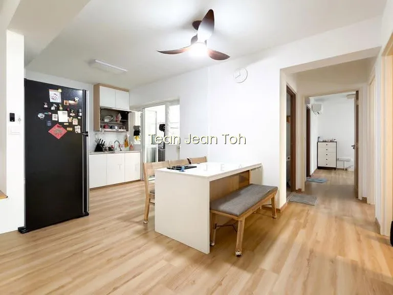 620B Tampines Street 61 image 1 of 9