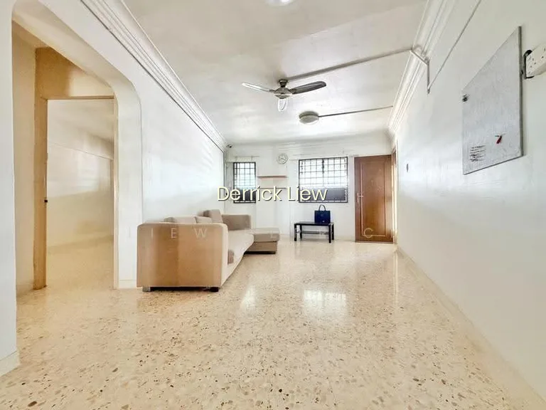 637 Ang Mo Kio Avenue 6 image 1 of 10