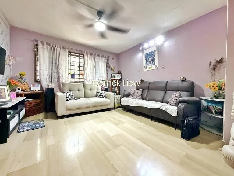 546 Jurong West Street 42 image 1 of 10