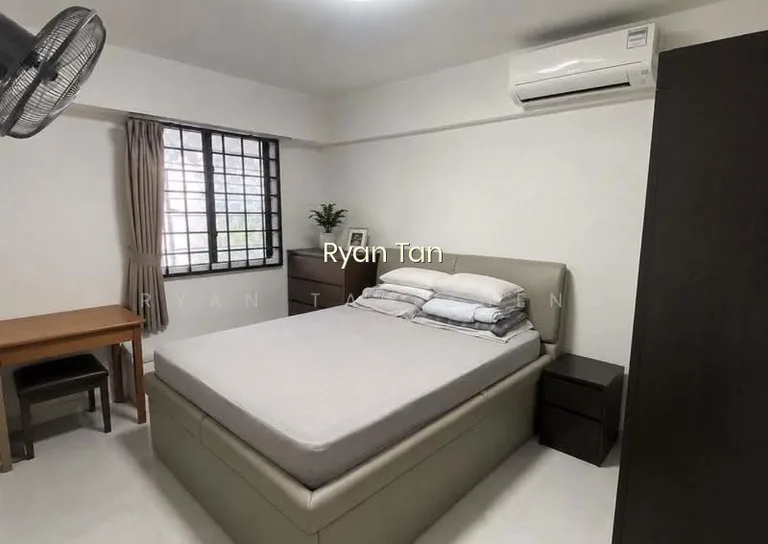 214 Jurong East Street 21 image 1 of 9