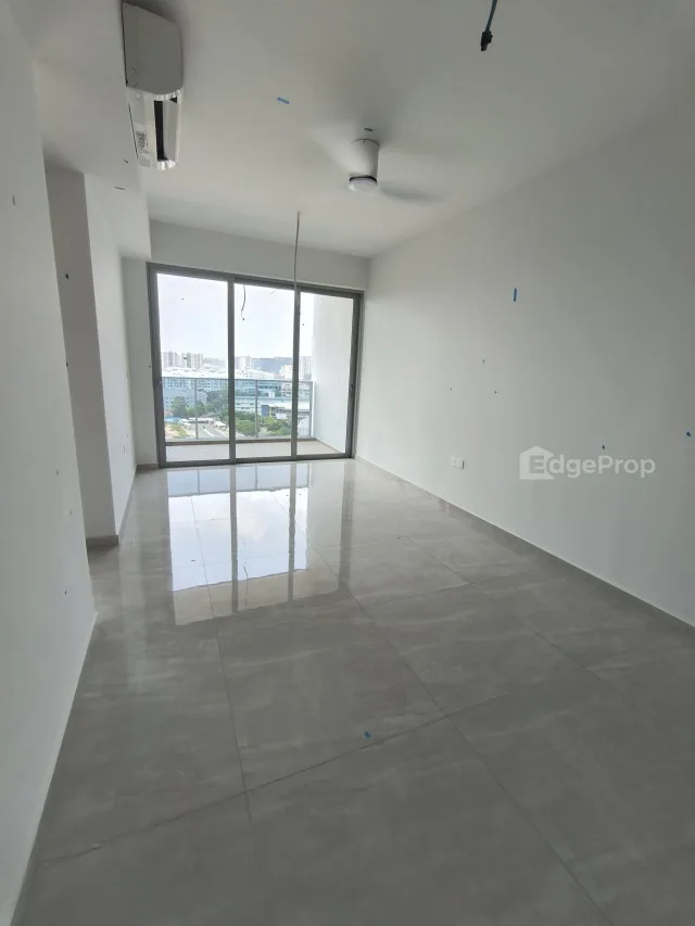 Grand Dunman image 1 of 10