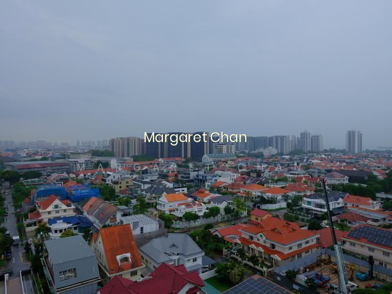 Grand Dunman image 1 of 10