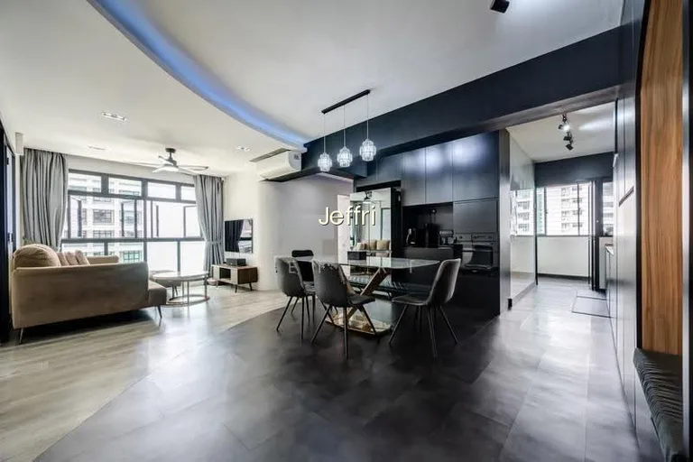 419D Northshore Drive image 1 of 10