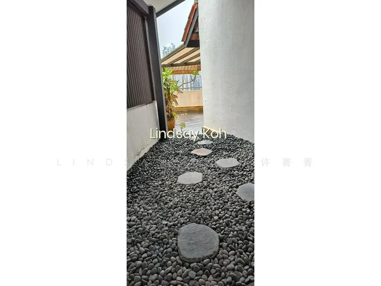 Jade Mansion image 1 of 10