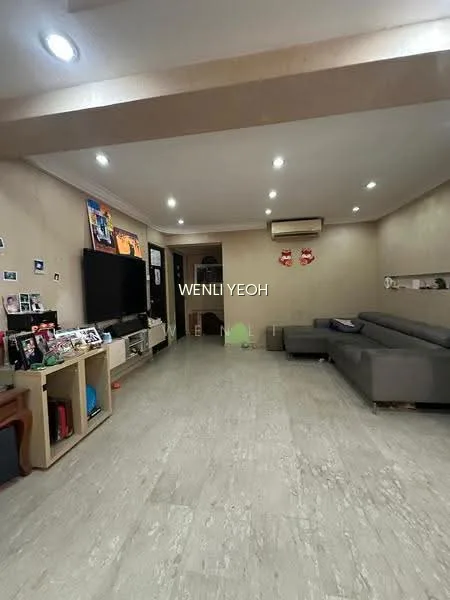 759 Pasir Ris Street 71 image 1 of 9