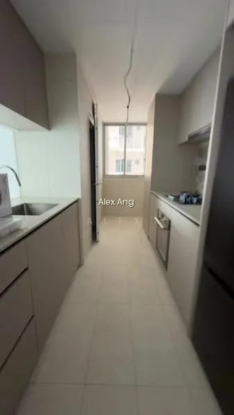Grand Dunman image 1 of 10