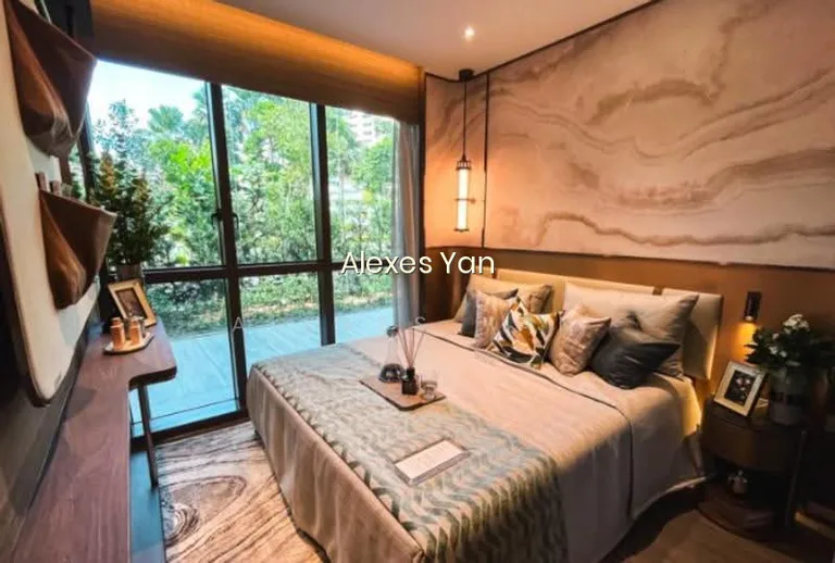 Pinetree Hill image 1 of 7