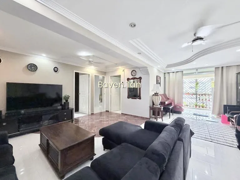 211 Pasir Ris Street 21 image 1 of 8