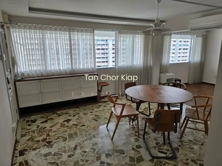 213 Lorong 8 Toa Payoh image 1 of 9