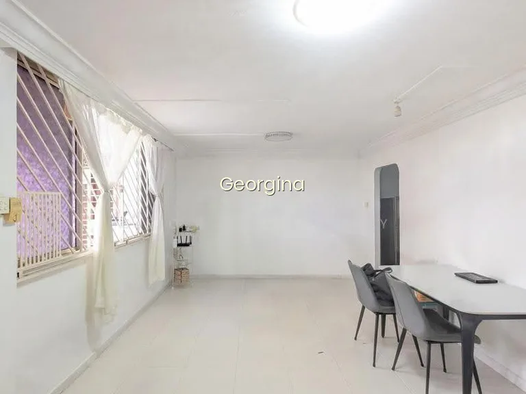 327 Serangoon Avenue 3 image 1 of 10