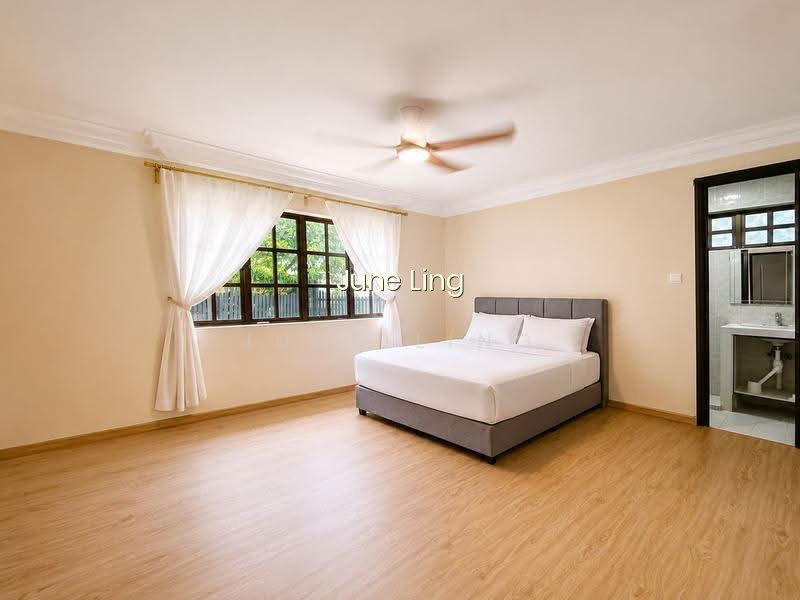 MASTER ROOM WITH ENSUITE NEAR PASIR RIS PARK | $2,900 image 1 of 10