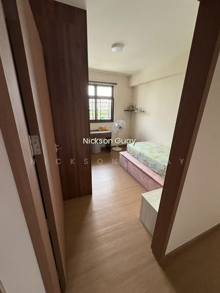 COMMON ROOM AVAILABLE FOR RENT IN 972A TAMPINES ST. 96, 088 image 1 of 3