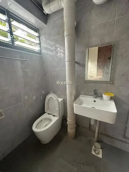 5 Toh Yi Drive image 1 of 8