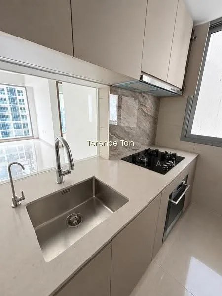 Grand Dunman image 1 of 10