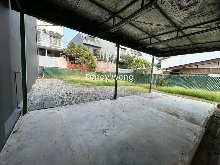 Sembawang Hills Dr image 1 of 7