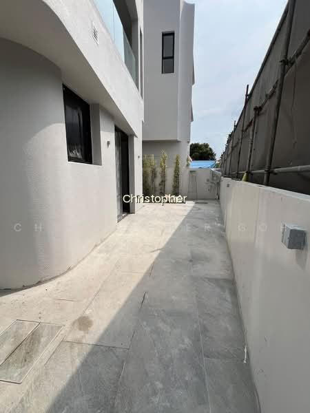 SIGLAP, TAO NAN, EAST COAST ROAD, MARINE PARADE image 1 of 3