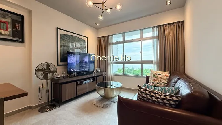 421A Northshore Drive image 1 of 8