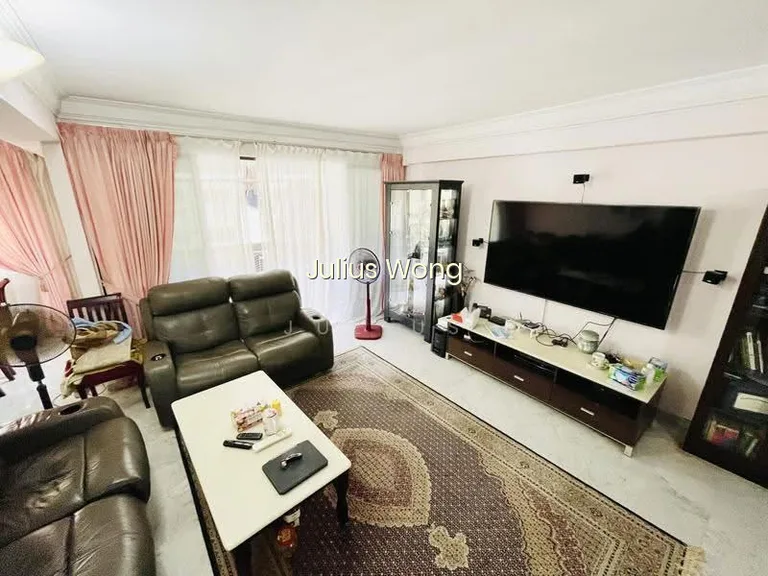 652 Woodlands Ring Road image 1 of 9