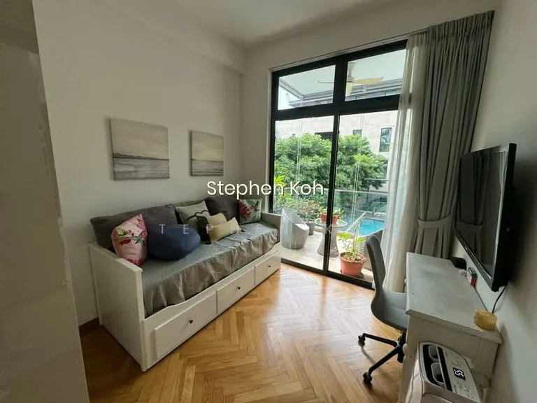 38 Jervois image 1 of 10