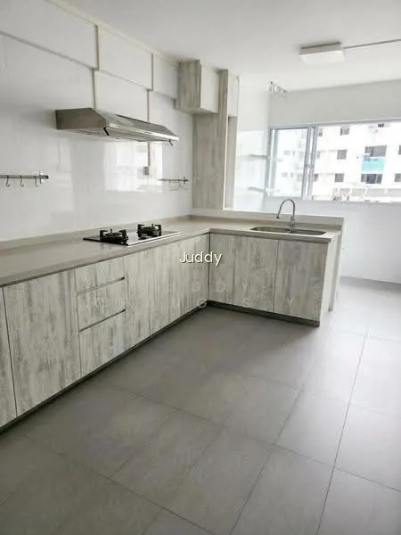 218 Jurong East Street 21 image 1 of 10