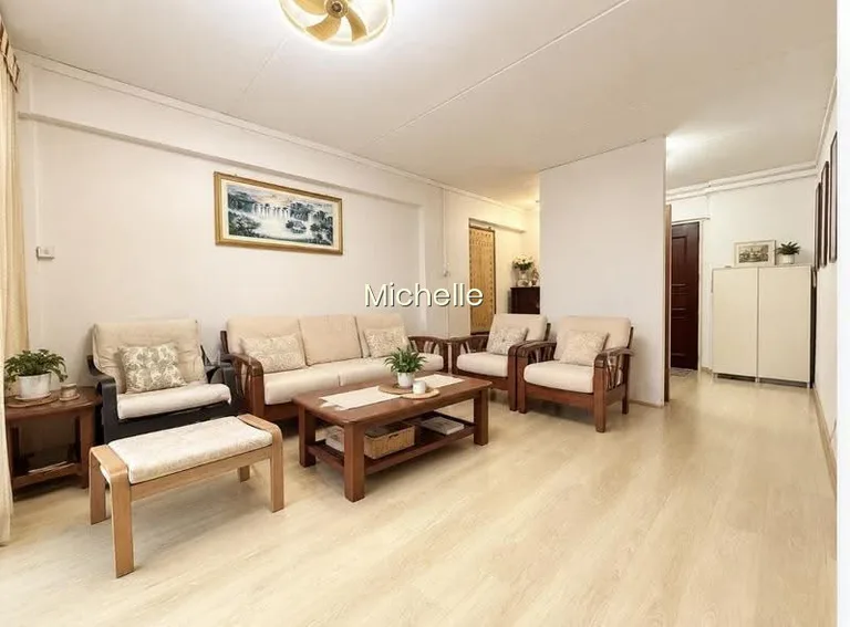 606 Woodlands Ring Road image 1 of 8