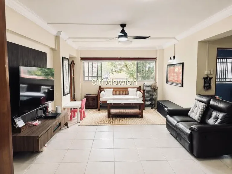 433 Hougang Avenue 8 image 1 of 10
