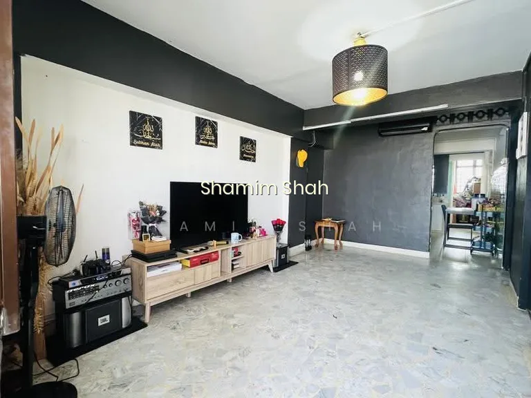 98 Whampoa Drive image 1 of 10