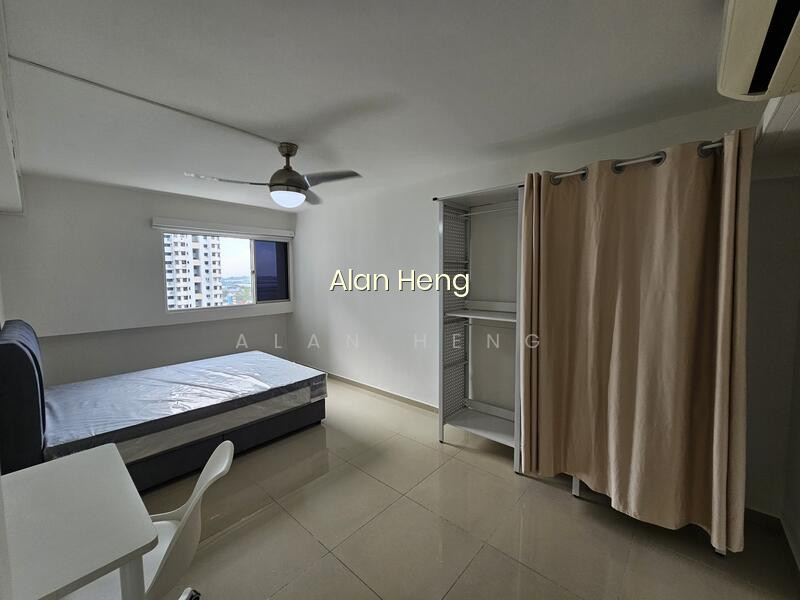 208 BOON LAY PLACE image 1 of 10