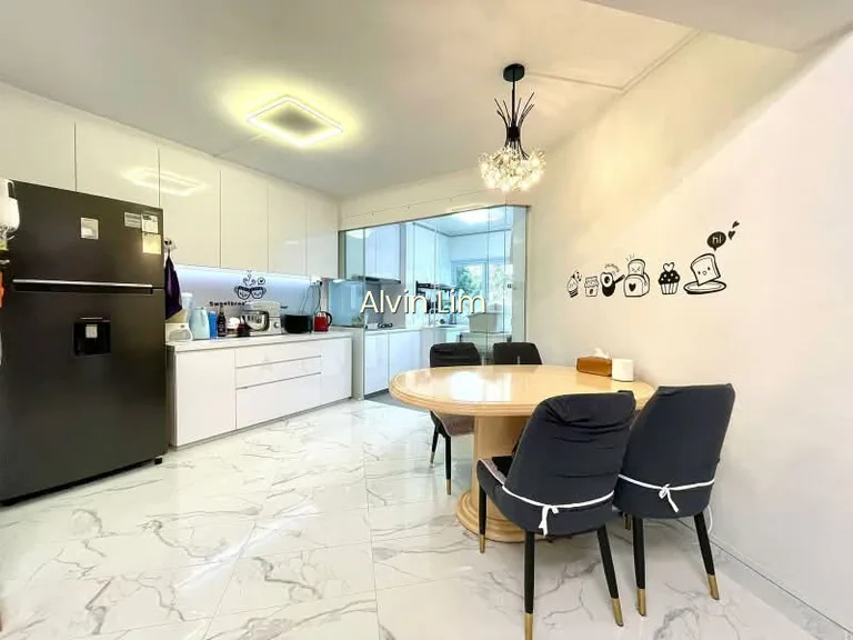 211 Bukit Batok Street 21 image 1 of 8