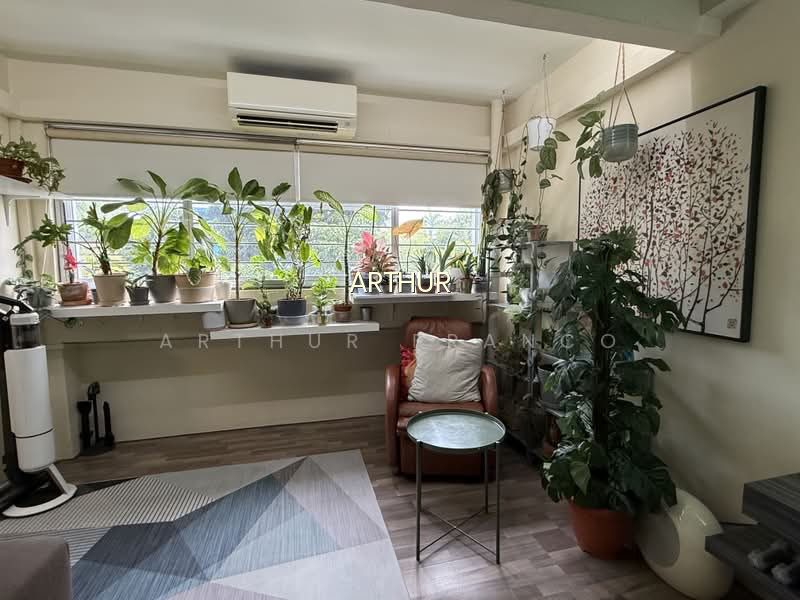 114 WHAMPOA ROAD image 1 of 10