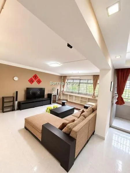 767 Pasir Ris Street 71 image 1 of 10