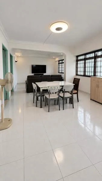 725 Pasir Ris Street 72 image 1 of 10