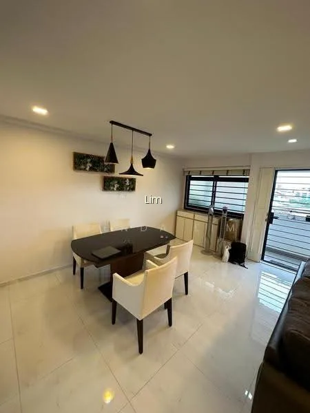 837 Hougang Central image 1 of 10
