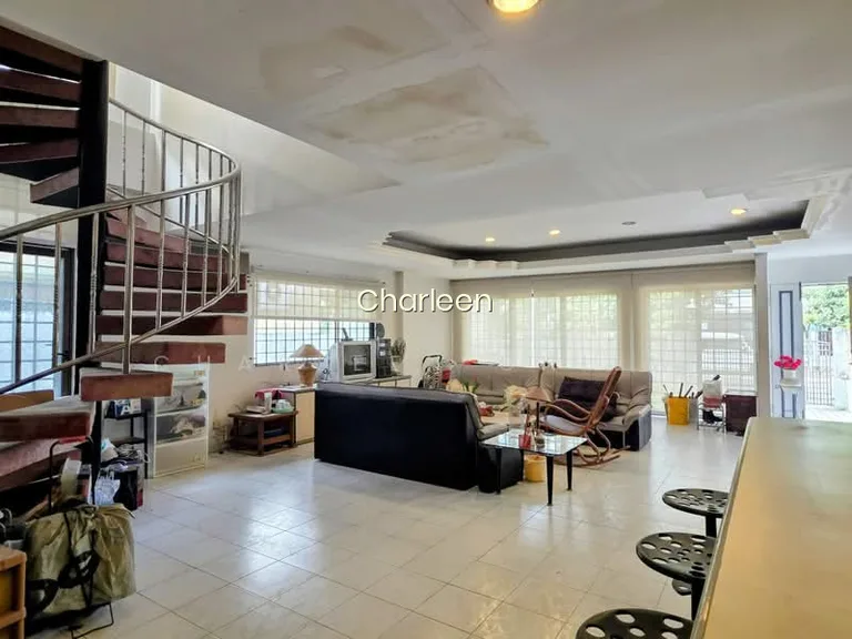 Freehold Semi-D 8 Mins Walk From Simei MRT image 1 of 10