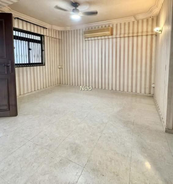 561 ANG MO KIO AVENUE 10 image 1 of 5
