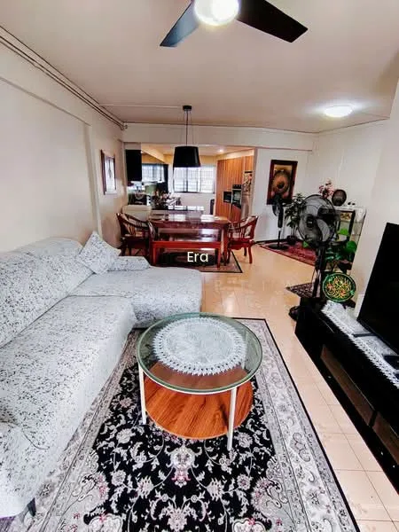 327 Hougang Avenue 5 image 1 of 10